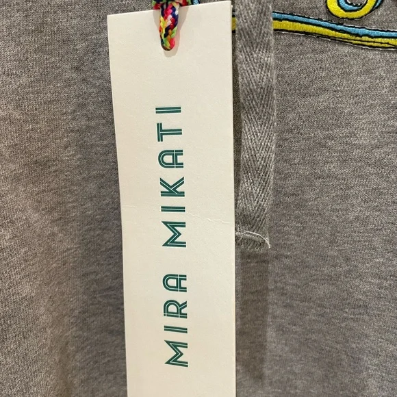 Mira Mikati NWT size 36Sweatshirt with hood and appliqués 3-D, awesome colors.
